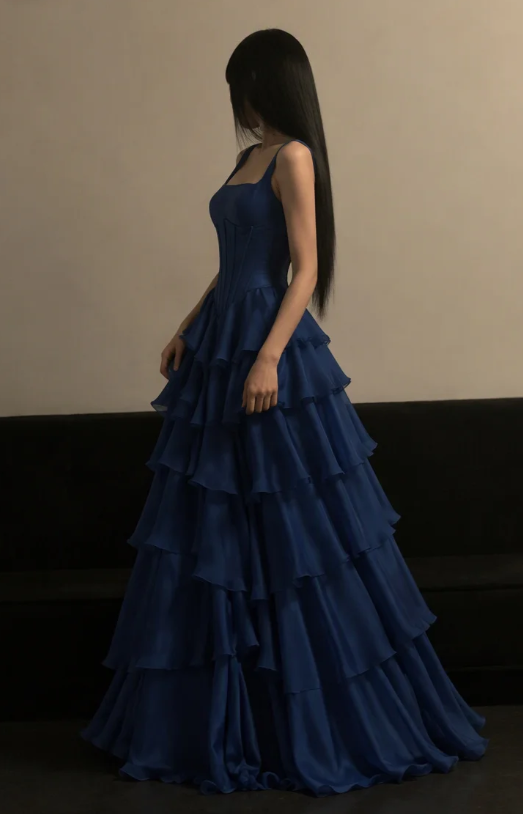 Magnifique robe de soirée longue en mousseline bleu marine, coupe trapèze à bretelles ED11944