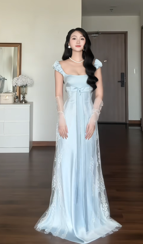 Wunderschönes langes Etuikleid aus Satin in Blassblau – Ballkleid ED11962