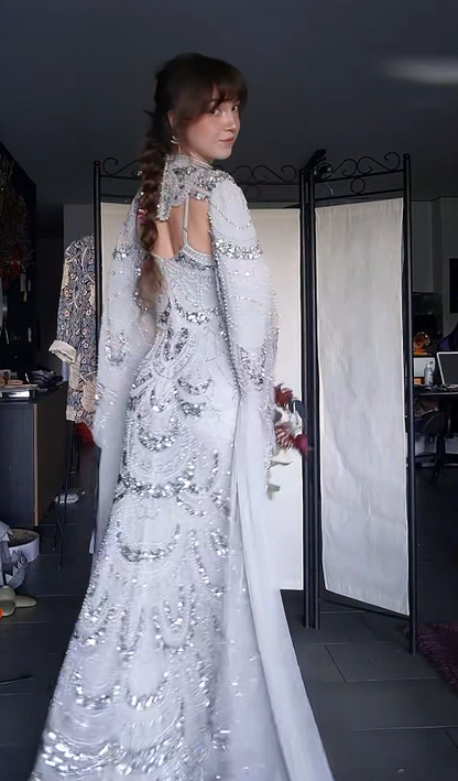 Schickes graues, perlenbesetztes, figurbetontes langes Abendkleid aus Chiffon ED11977