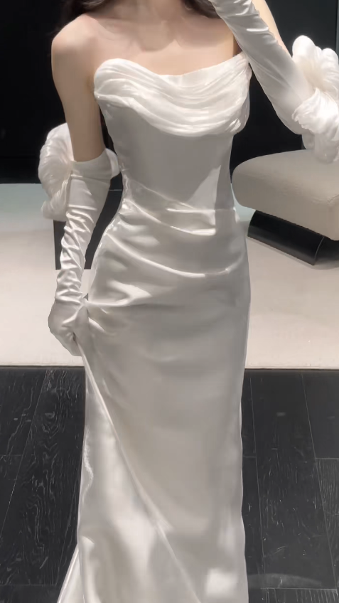 Elegant Sheath Satin Wedding Dress White Bridal Gown ED12041