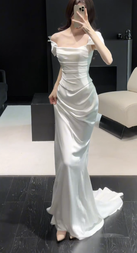 Elegant Sheath Chiffon Wedding Dress White Bridal Gown ED12042