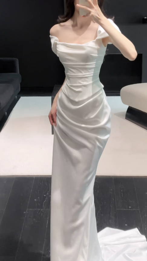 Elegant Sheath Chiffon Wedding Dress White Bridal Gown ED12042
