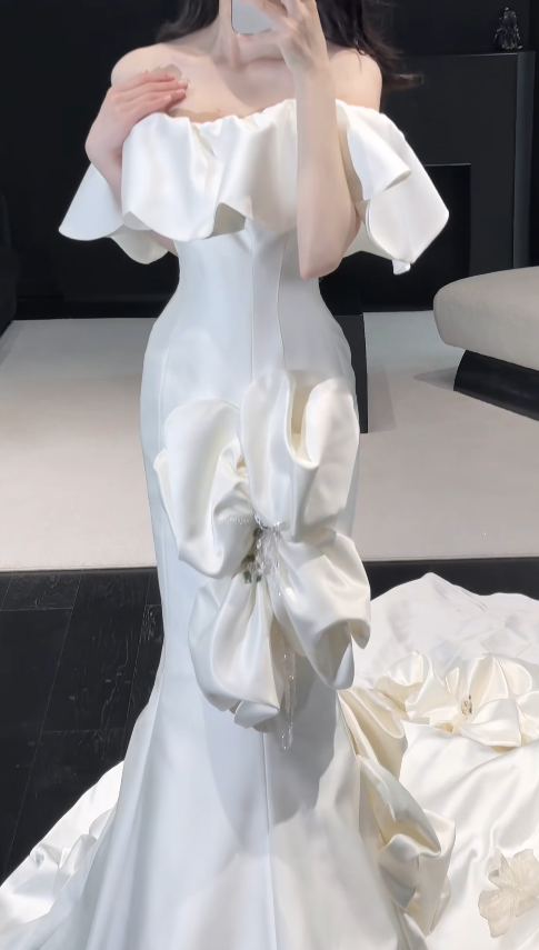 Elegant Mermaid Satin Wedding Dress White Bridal Gown ED12044