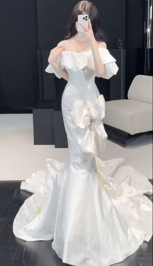 Elegant Mermaid Satin Wedding Dress White Bridal Gown ED12044