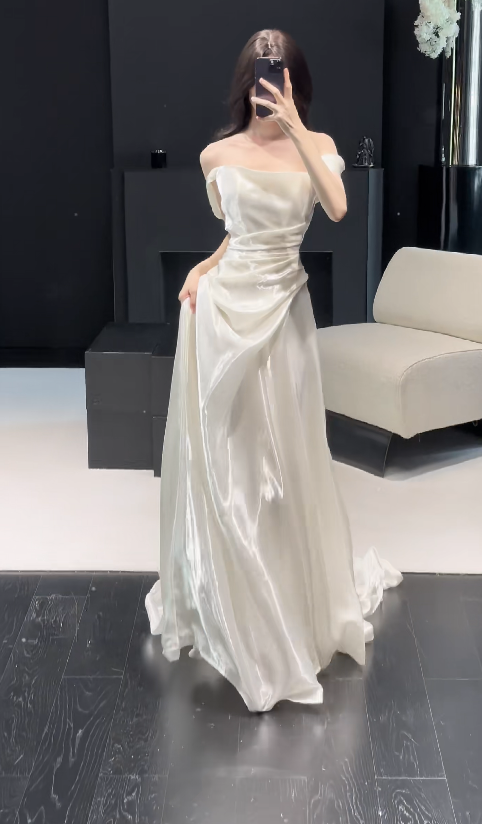 Elegant Sheath Chiffon Wedding Dress White Bridal Gown ED12045