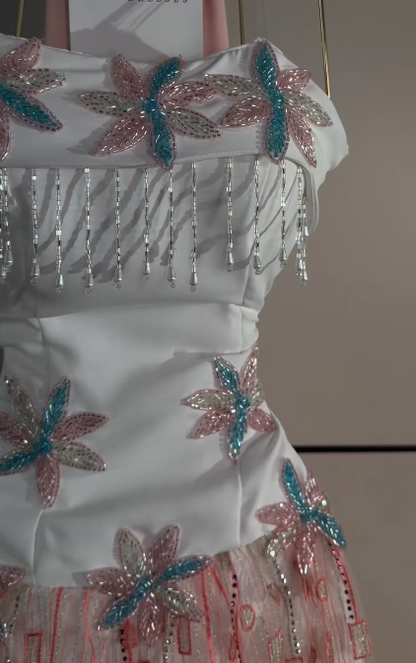 Wunderschönes rosa Ballkleid, figurbetontes Tüllkleid mit Perlenbesatz, langes Abendkleid ED12098