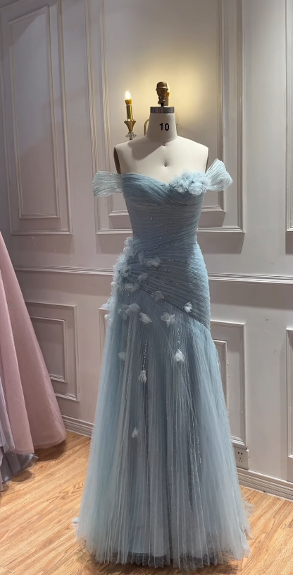 Schickes hellblaues, figurbetontes langes Abendkleid aus Tüll ED12110