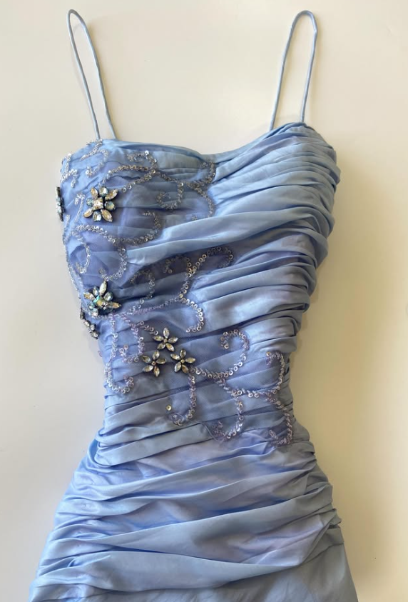 Schickes blaues Abendkleid aus Chiffon, figurbetont und lang, ED12111