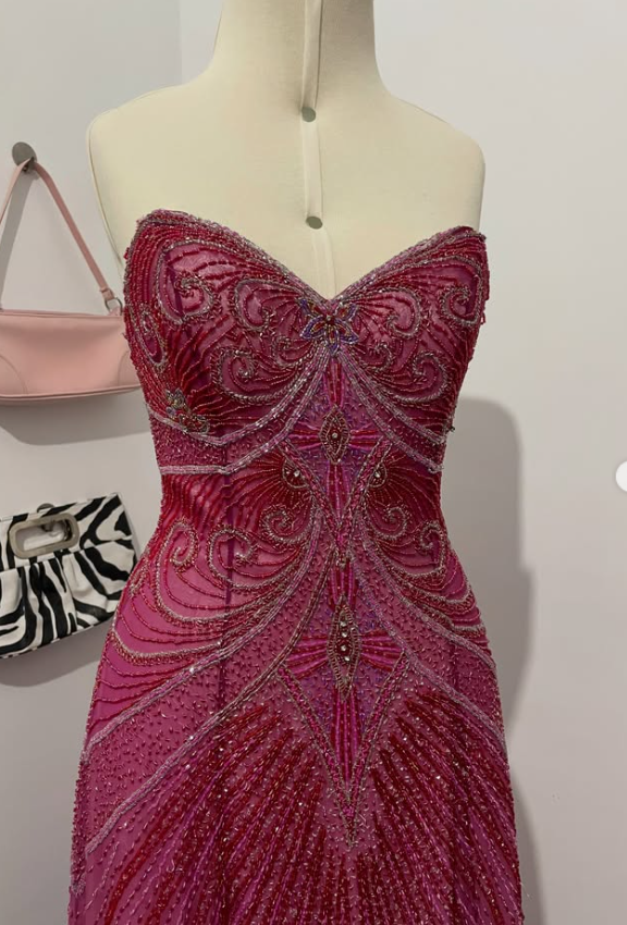 Schickes rosa Abendkleid, figurbetont, aus Chiffon mit Pailletten, lang, ED12112