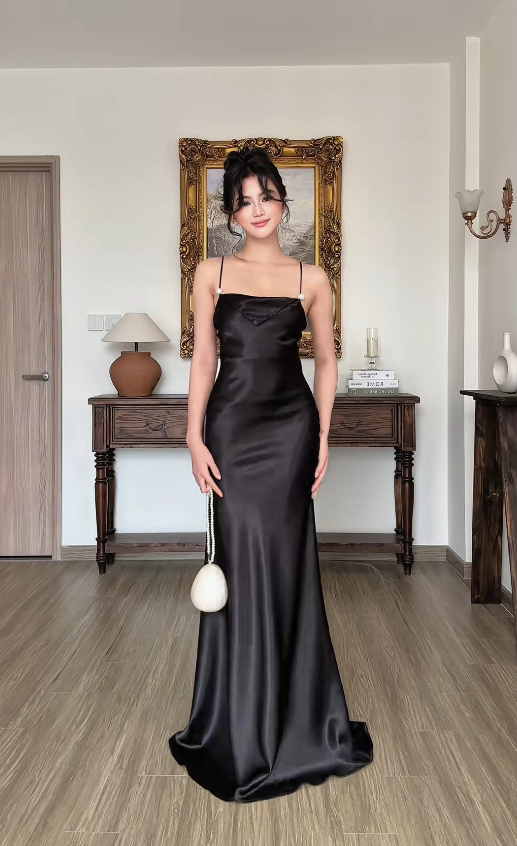 Robe de soirée longue simple noire en satin fourreau pour invitée de mariage ED12129
