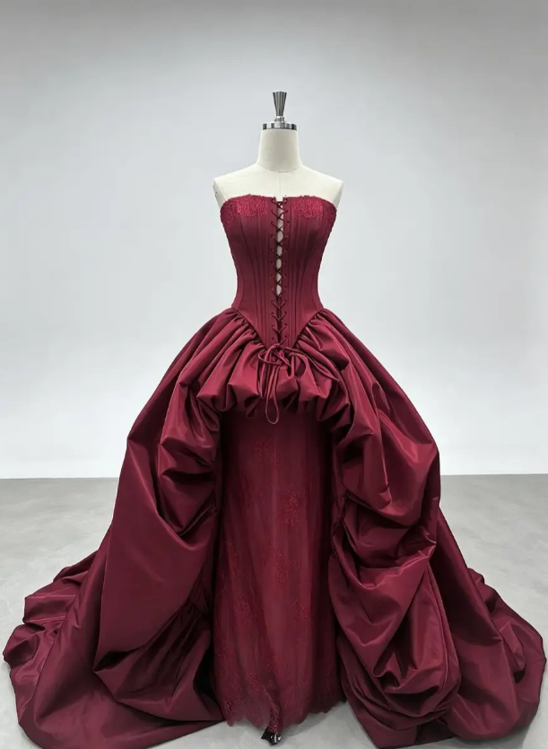 Schönes burgunderrotes, trägerloses, bodenlanges A-Linien-Abendkleid aus Satin ED12198