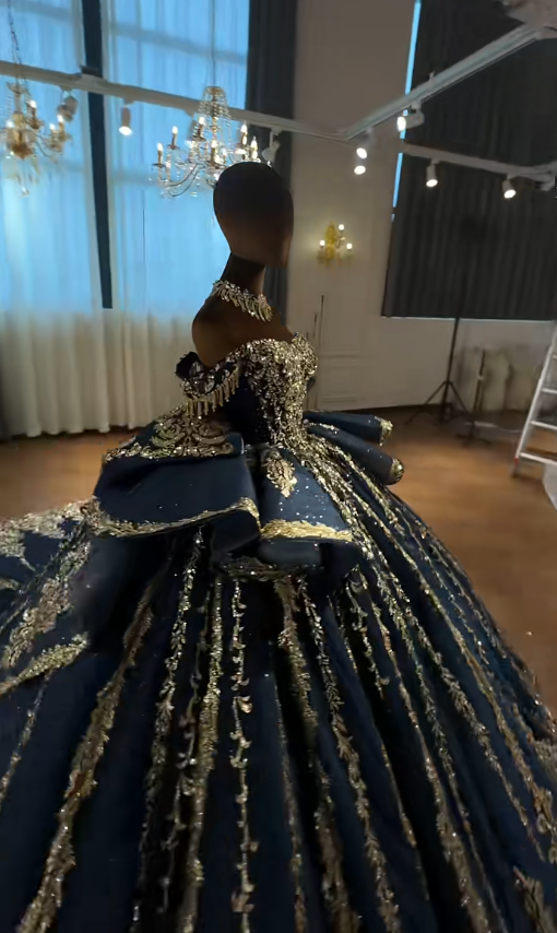 Magnifique robe de bal de quinceañera en satin brillant, robe de 16 ans longue bleu marine, ED12217