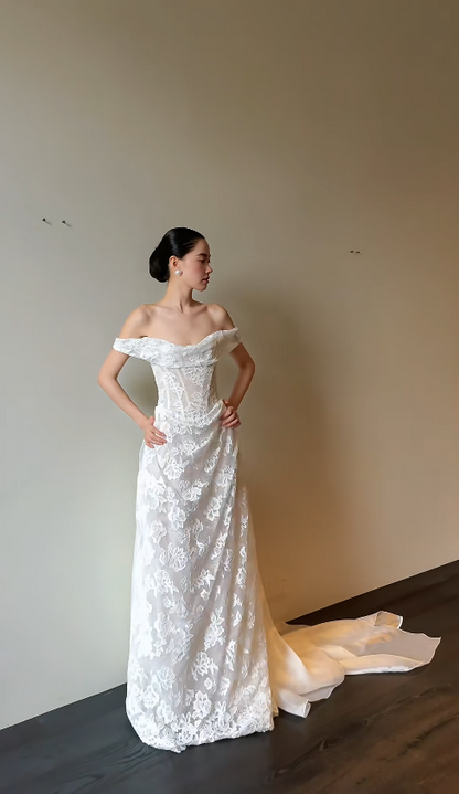 Élégante robe de mariée longue fourreau en dentelle blanche ED12228