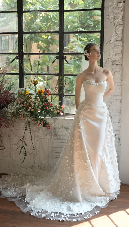 Elegantes langes Brautkleid aus Satin in Etui-Passform, weißes Hochzeitskleid ED12230