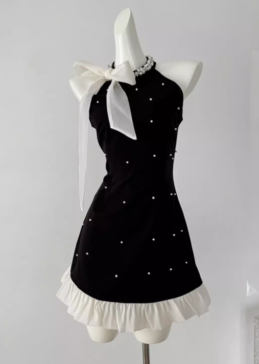 Schwarzes A-Linien-Ballkleid mit Perlenbesatz und Neckholder, kurzes Homecoming-Kleid ED0959