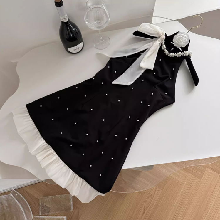 Schwarzes A-Linien-Ballkleid mit Perlenbesatz und Neckholder, kurzes Homecoming-Kleid ED0959