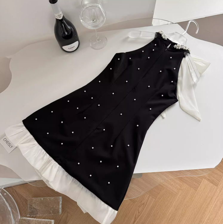 Schwarzes A-Linien-Ballkleid mit Perlenbesatz und Neckholder, kurzes Homecoming-Kleid ED0959