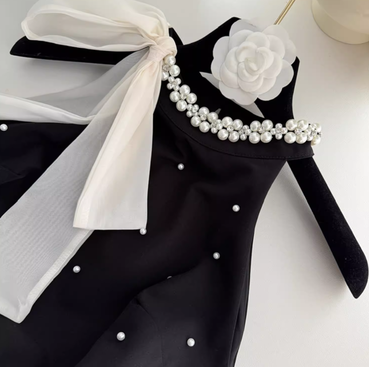 Schwarzes A-Linien-Ballkleid mit Perlenbesatz und Neckholder, kurzes Homecoming-Kleid ED0959