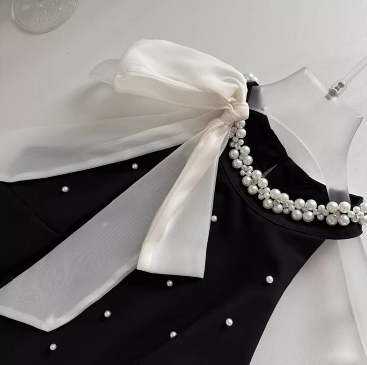 Schwarzes A-Linien-Ballkleid mit Perlenbesatz und Neckholder, kurzes Homecoming-Kleid ED0959