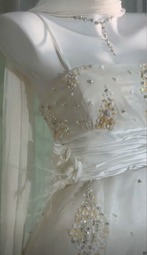 Robe de bal chic blanche à fines bretelles, coupe sirène en mousseline perlée, longue robe de soirée EF005