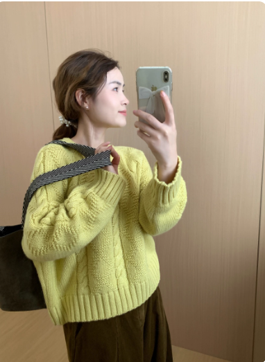 Korean Retro Cable Knit Round Neck Orange Pullover Sweater for Women EP01444