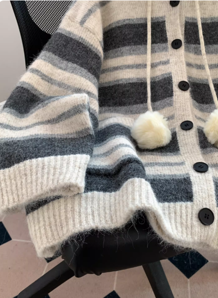 Hooded Gray Sweater with Color Block Stripes EP01463