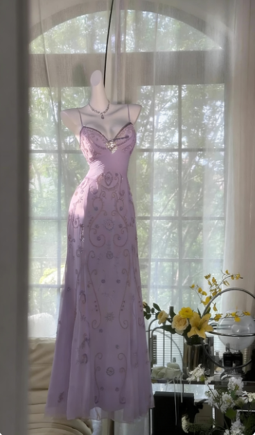 Gorgeous Lilac Spaghetti Straps A-line Tulle Beaded Long Prom Dresses Backless Evening Gowns EP02094