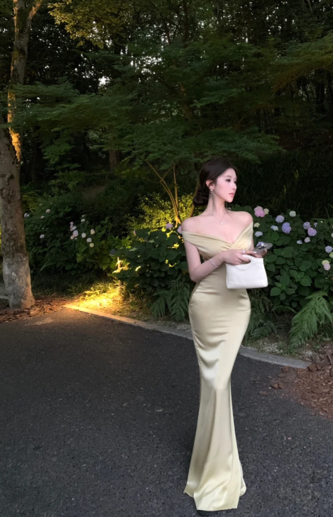 Sexy Off Shoulder Mermaid Satin Long Prom Dresses, Yellow Formal Evening Dresses EP04069