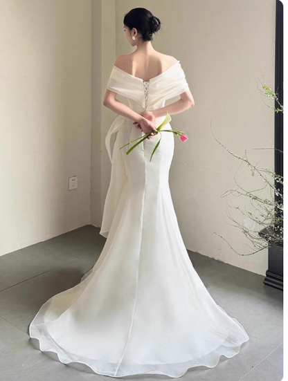 Wunderschönes dunkelolivgrünes herzförmiger Ausschnitt A-Linie Satin Tüll Kurzes Ballkleid Homecoming-Kleid ED02575