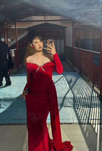 Elegant Off-shoulder Sheath Long Prom Dresses Velvet Burgundy Evening Dresses Sleeves Burgundy Wedding Guest Dresses EP05659