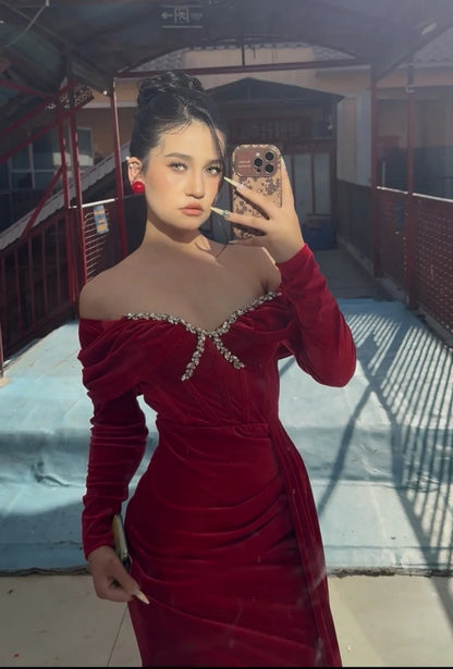 Elegant Off-shoulder Sheath Long Prom Dresses Velvet Burgundy Evening Dresses Sleeves Burgundy Wedding Guest Dresses EP05659