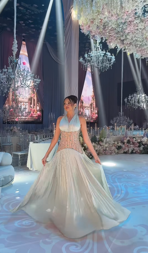 Chic Halter Sheath Long Prom Dresses Beaded Chiffon Green Evening Dresses Sleeveless Green Party Dresses EP05674