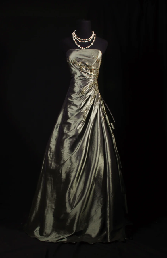 Gorgeous Strapless Sheath Long Prom Dresses Sleeveless Birthday Dresses Satin Silver Gray Evening Dresses    EP05693