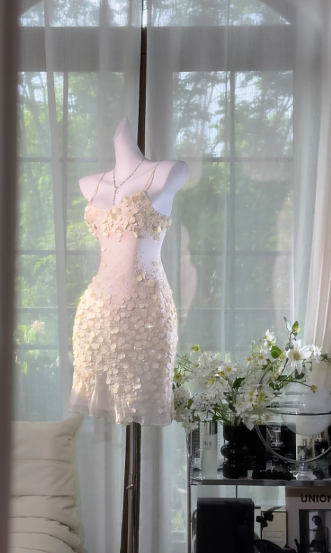 Wunderschönes dunkelolivgrünes herzförmiger Ausschnitt A-Linie Satin Tüll Kurzes Ballkleid Homecoming-Kleid ED02575