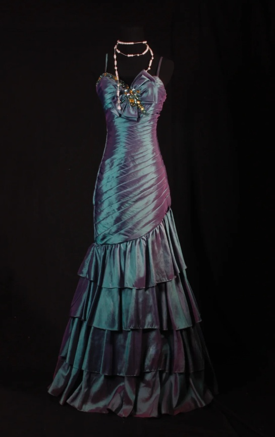 Fairy Spaghetti Straps Sheath Long Prom Dresses Satin Sleeveless Evening Dresses  Green Birthday Dresses EP05703