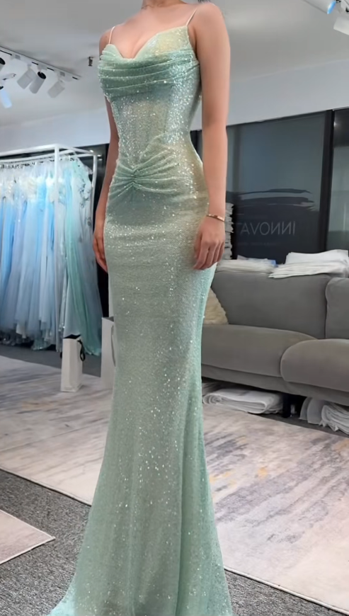 Elegant Green Sheath Long Prom Dresses Tulle Sapghetti Straps Evening Dresses Sleeveless Bridesmaid Dresses EP06031
