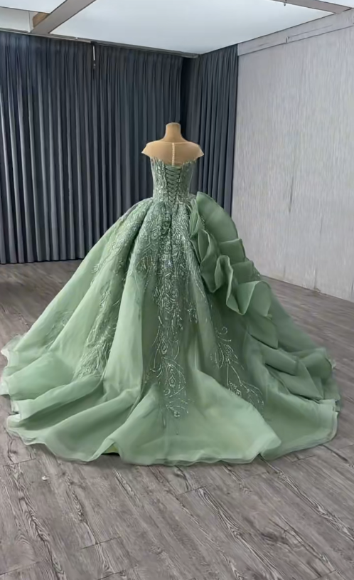 Cute Strapless Ball Gown Tulle Long Prom Dresses Appliques Green Quinceanera Sleeveless Sweet 16 Dresses EP06038