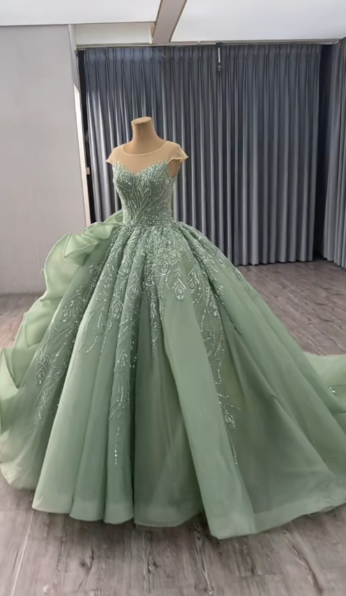 Cute Strapless Ball Gown Tulle Long Prom Dresses Appliques Green Quinceanera Sleeveless Sweet 16 Dresses EP06038