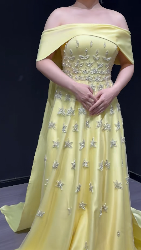 Gorgeous Yellow Long Prom Dresses Off-shoulder A-Line Evening Dresses Beaded Satin Sleeveless Wedding Guest Dresses EP06070