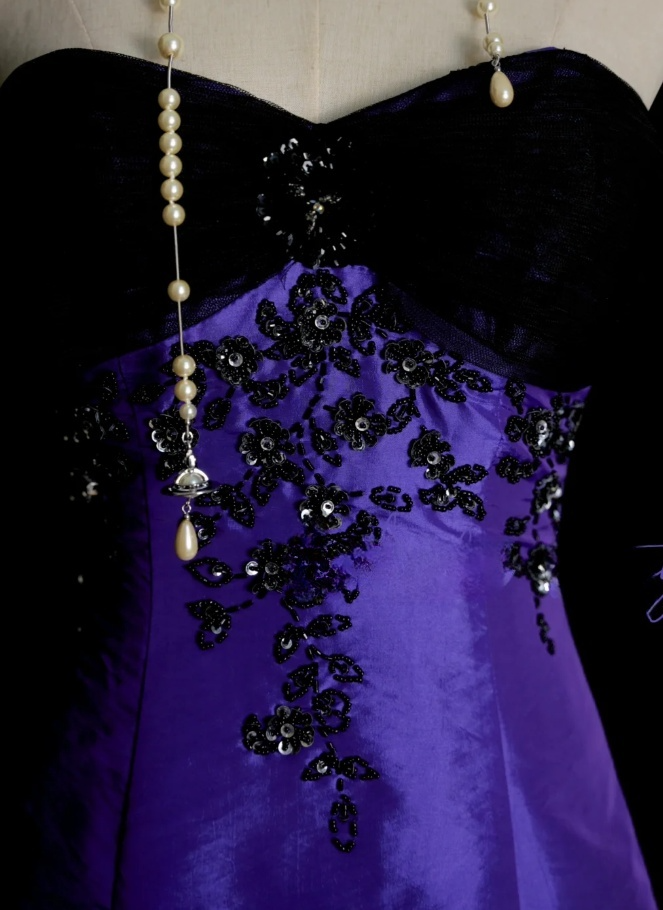 Elegant Purple A-Line Long Prom Dresses Satin Strapless Evening Dresses Sleeveless Formal Dresses EP06084