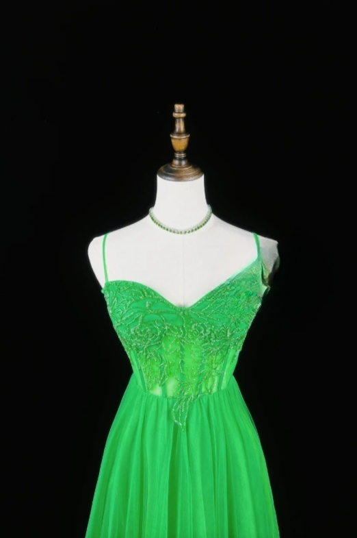 Gorgeous Bud Green A-line Long Prom Dresses Tulle Spaghetti Straps Evening Dresses Sleeveless Formal Dresses EP06099