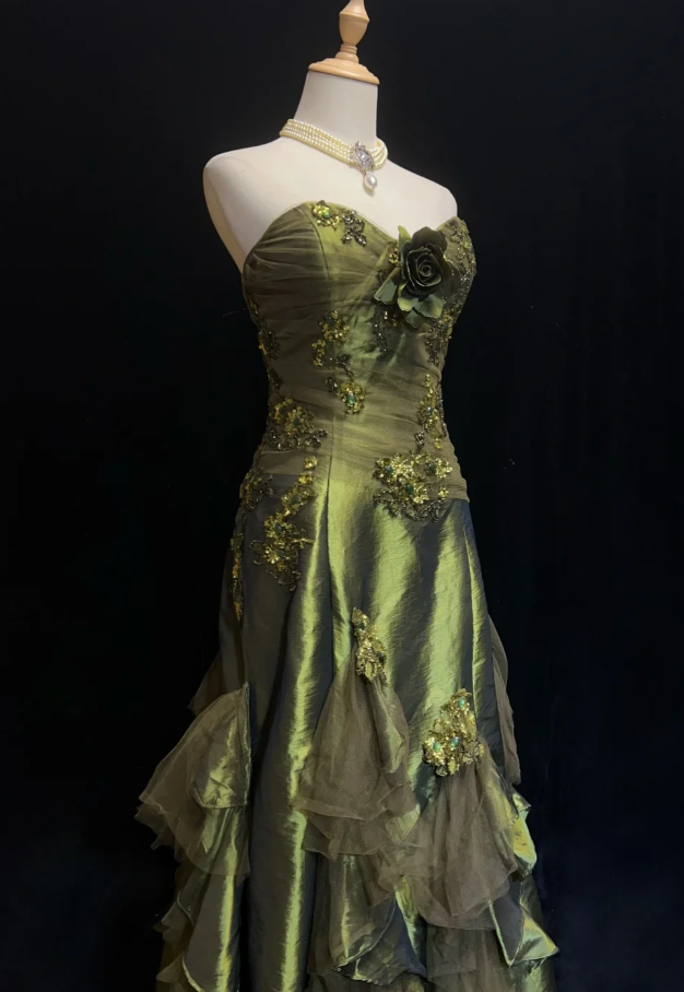 Glam Green Long Prom Dresses Appliques Sheath Evening Dresses Satin Strapless Formal Dresses EP06105