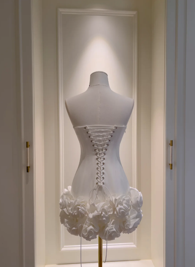 Cute White Short Wedding Dresses Satin Sleeveless Bridal Dresses Strapless Bridal Gowns EP06112