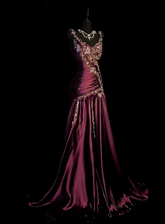 Chic Burgundy Formal Dresses, V-neck A-Line Long Prom Dresses, Embroidery Satin Sleeveless Evening Dresses EP06516