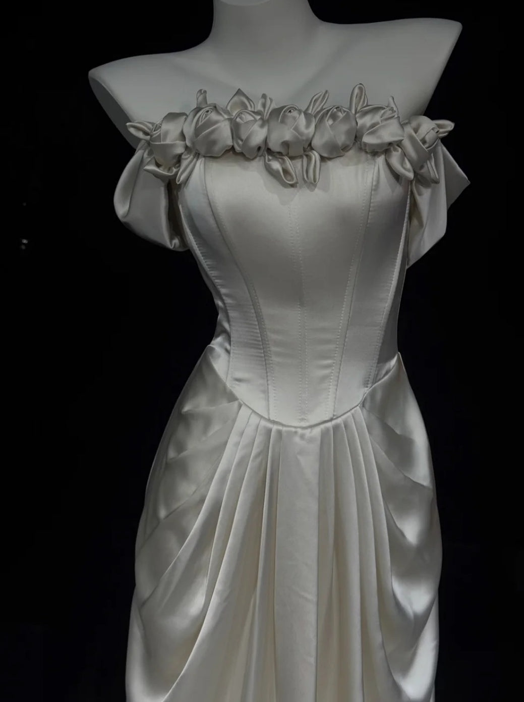 Wunderschönes dunkelolivgrünes herzförmiger Ausschnitt A-Linie Satin Tüll Kurzes Ballkleid Homecoming-Kleid ED02575