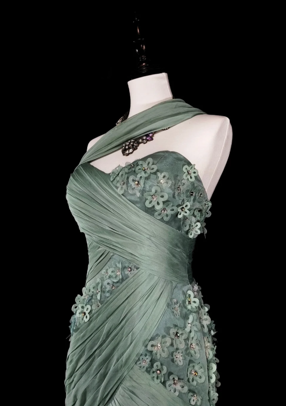 Wunderschönes dunkelolivgrünes herzförmiger Ausschnitt A-Linie Satin Tüll Kurzes Ballkleid Homecoming-Kleid ED02575