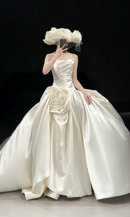 Robe de mariée blanche élégante, longue en satin sans bretelles, fourreau, sans manches, EP07391