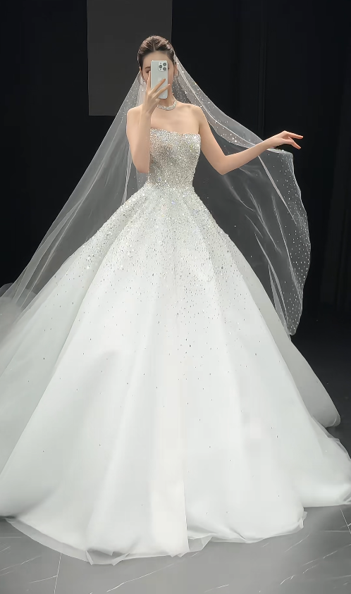 Elegant White Wedding Dress Long Tulle Sequins Strapless Bridal Dress A-Line Sleeveless Bridal Gown EP07393