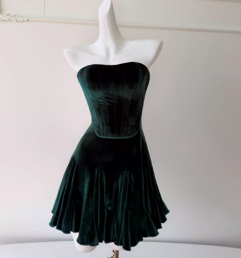 Chic Dark Green Short Prom Dress Strapless Sheath Cocktail Dress Velvet Formal Dress EP08627