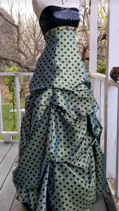Magnifique robe de Quinceanera verte trapèze bustier en satin à pois sans manches robe de Sweet 16 EQ07105